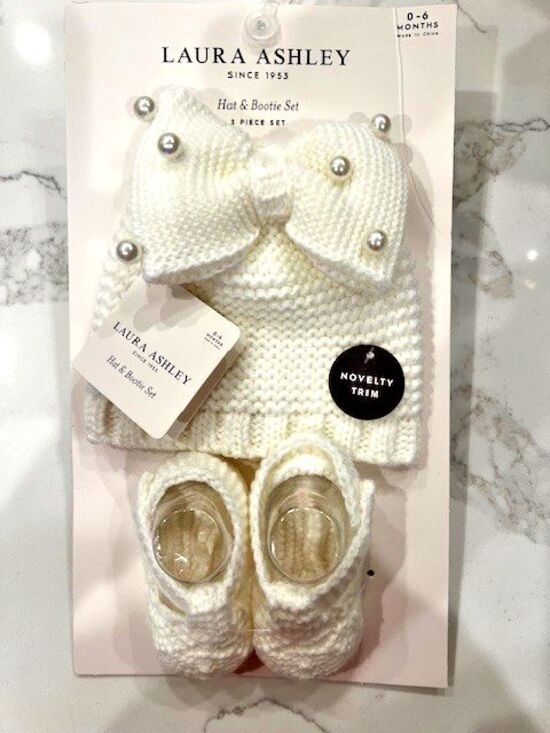 Laura Ashley Other - Laura Ashley Knit Baby Girl Ivory Hat with Pearls & Booties 2 Piece Set  0-6 M